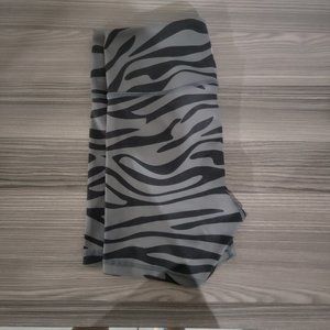 Zyia Gray Safari Light n Tight hustle Shorts 4"